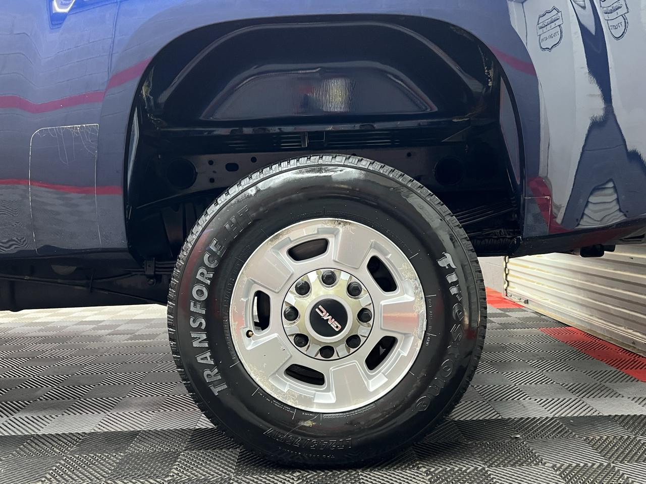GMC Sierra 2500HD SLE Crew Cab 4WD 2011
