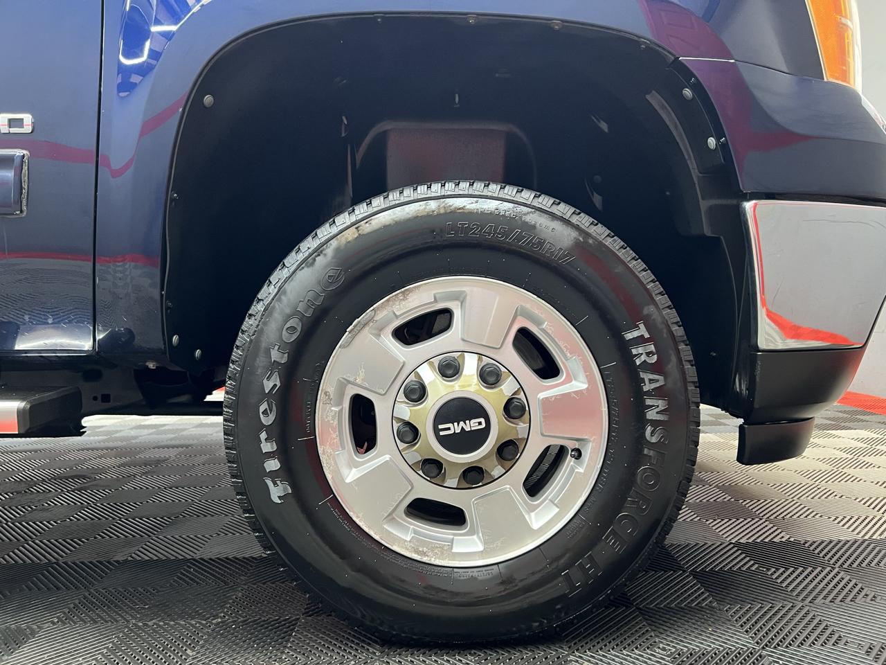 GMC Sierra 2500HD SLE Crew Cab 4WD 2011