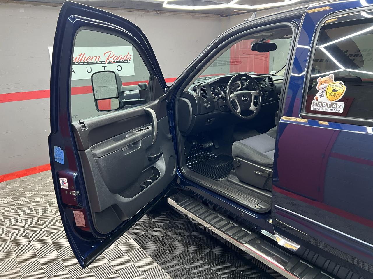 GMC Sierra 2500HD SLE Crew Cab 4WD 2011