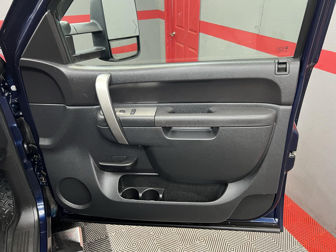 GMC Sierra 2500HD SLE Crew Cab 4WD 2011
