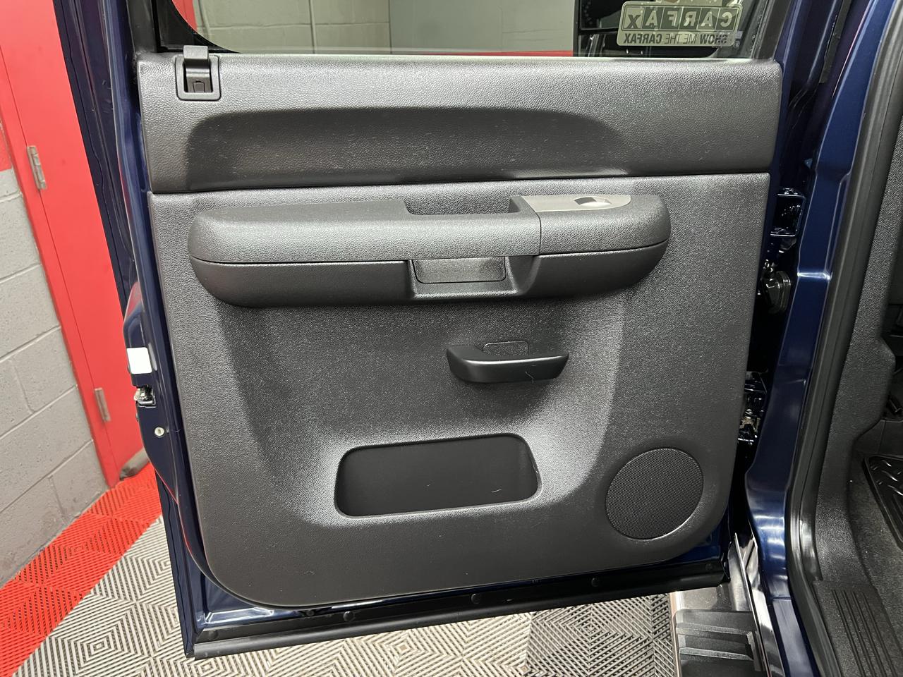 GMC Sierra 2500HD SLE Crew Cab 4WD 2011