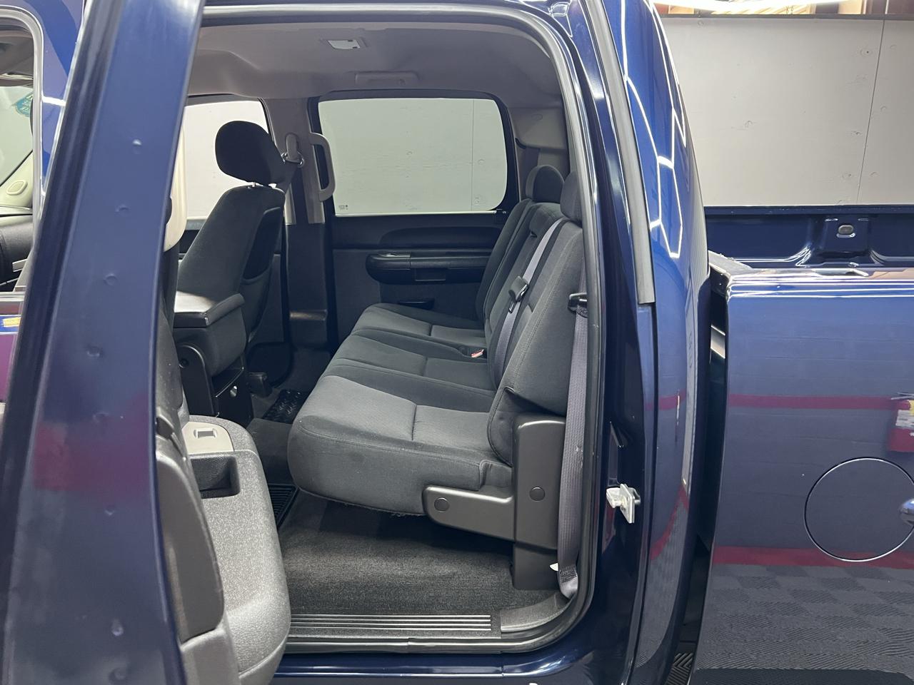 GMC Sierra 2500HD SLE Crew Cab 4WD 2011