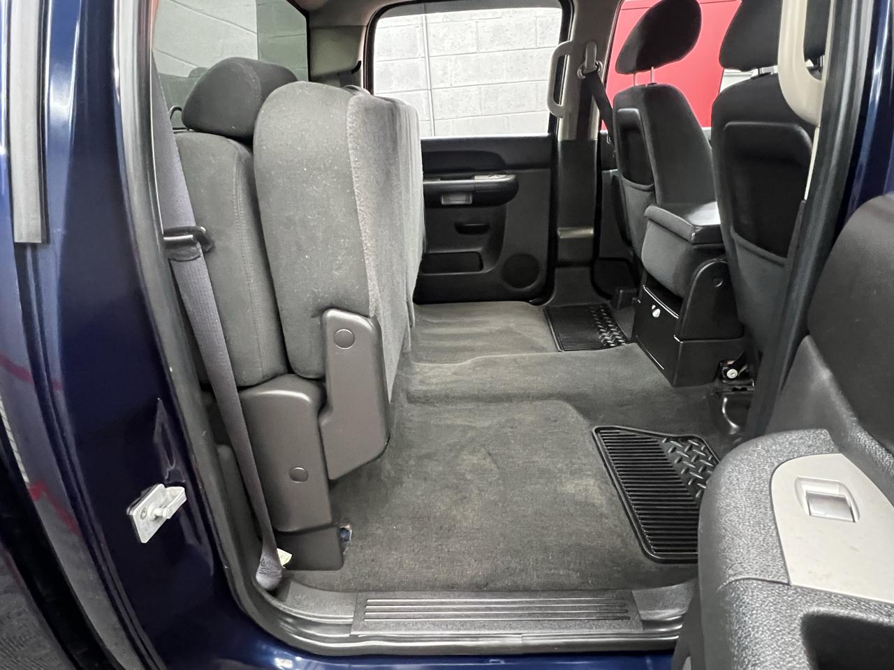 GMC Sierra 2500HD SLE Crew Cab 4WD 2011