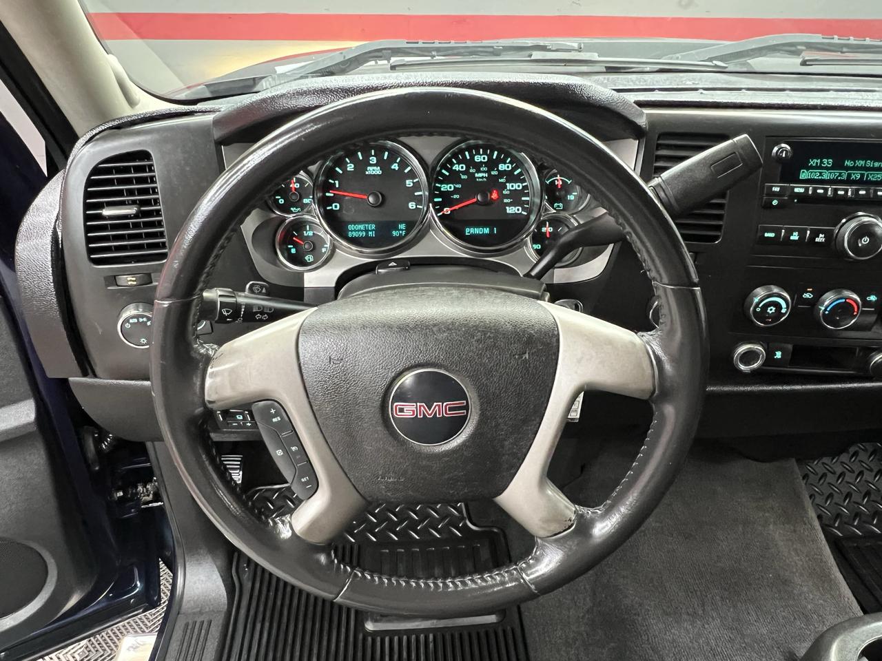 GMC Sierra 2500HD SLE Crew Cab 4WD 2011