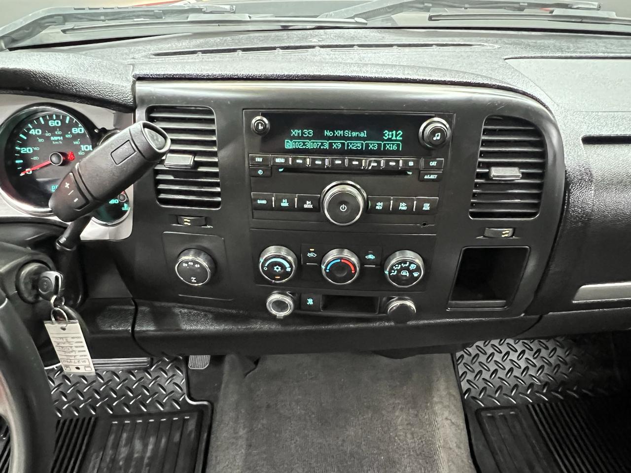 GMC Sierra 2500HD SLE Crew Cab 4WD 2011