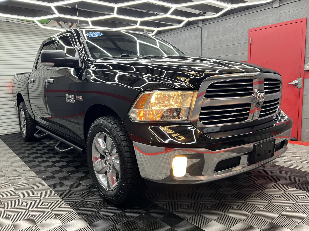 RAM 1500 4WD Quad Cab 140.5" Big Horn 2015