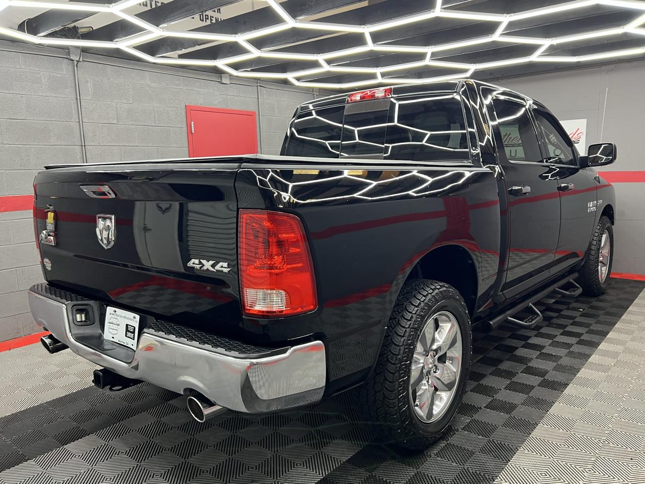 RAM 1500 4WD Quad Cab 140.5" Big Horn 2015