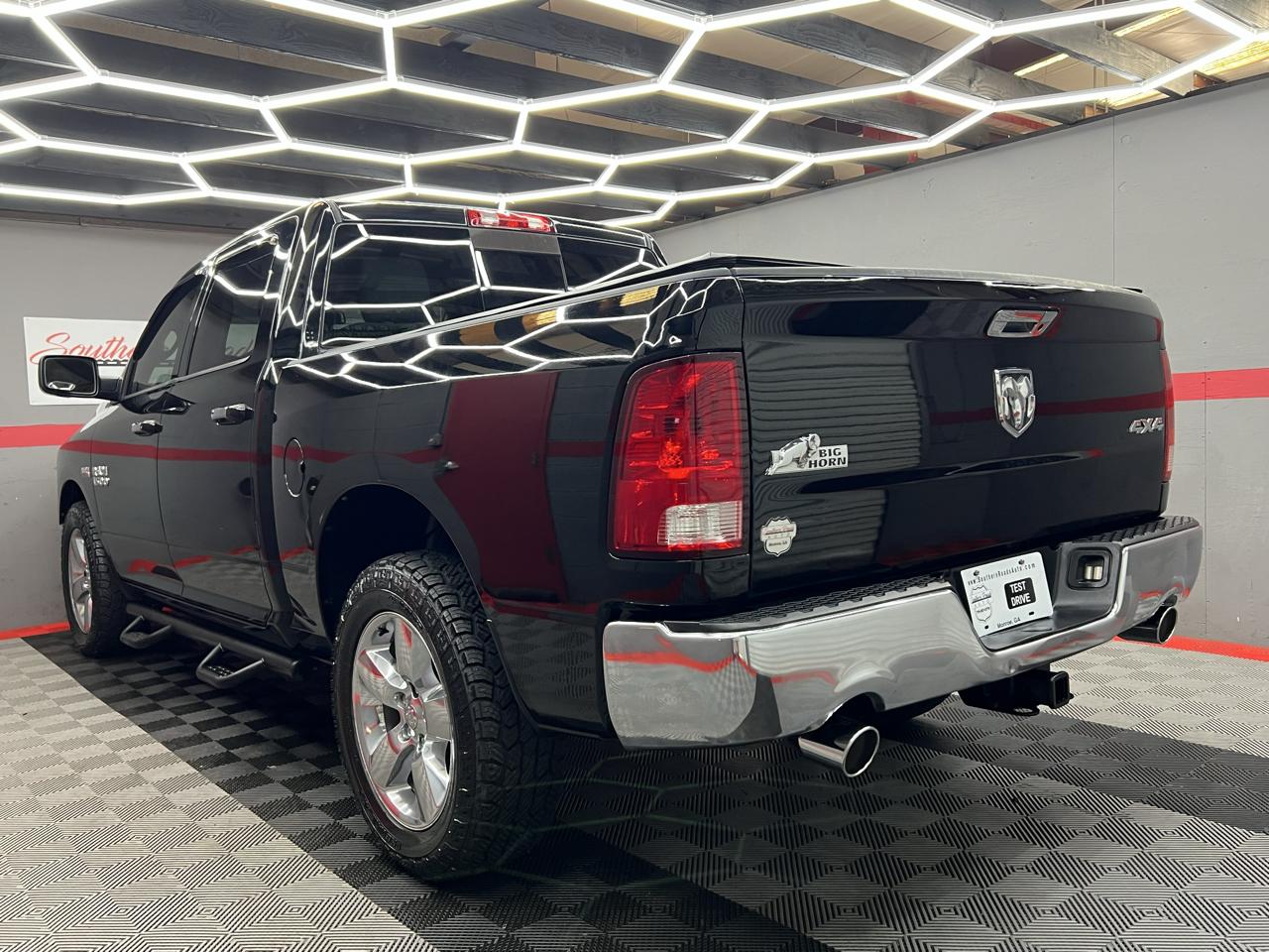 RAM 1500 4WD Quad Cab 140.5" Big Horn 2015