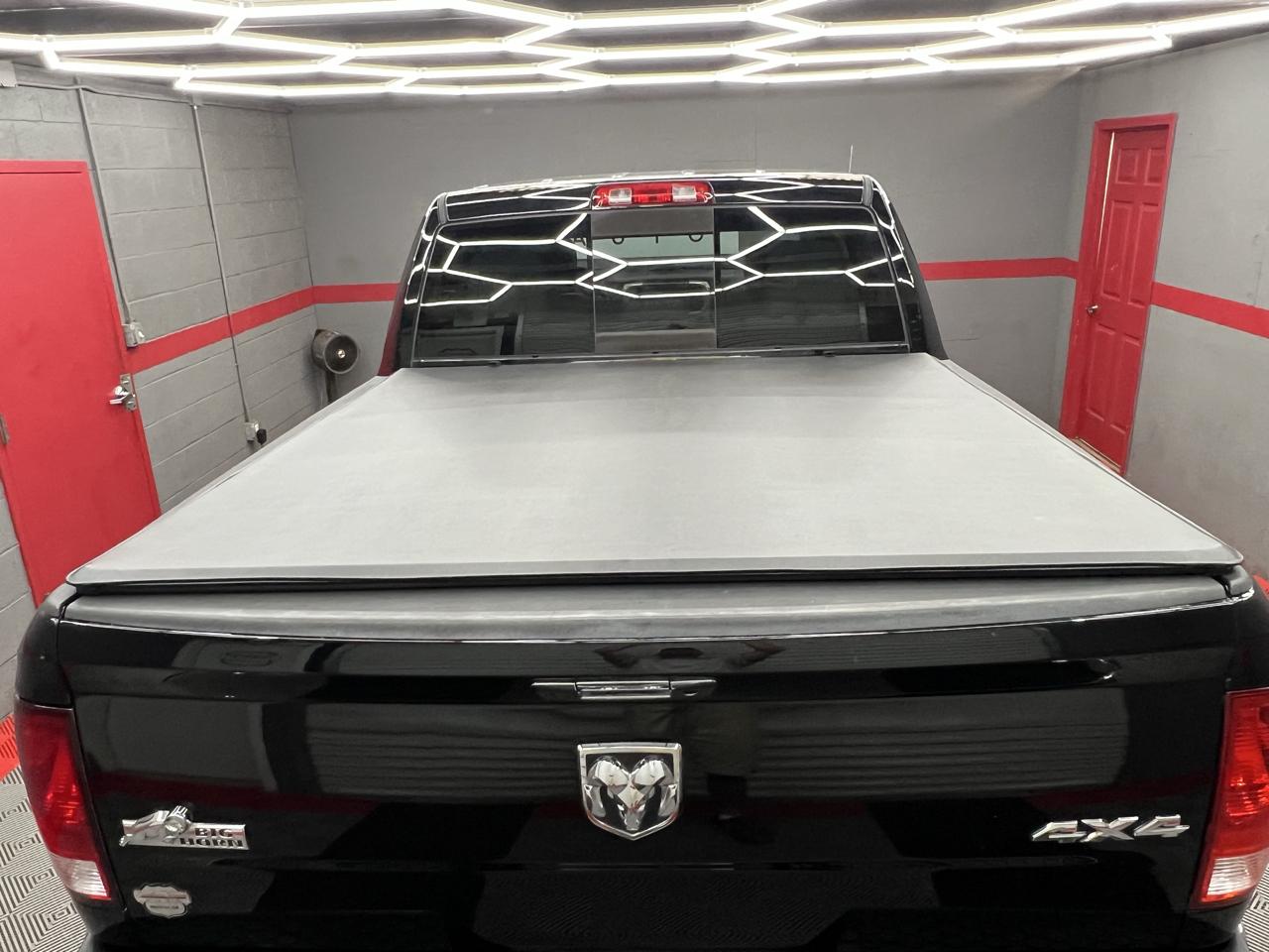 RAM 1500 4WD Quad Cab 140.5" Big Horn 2015