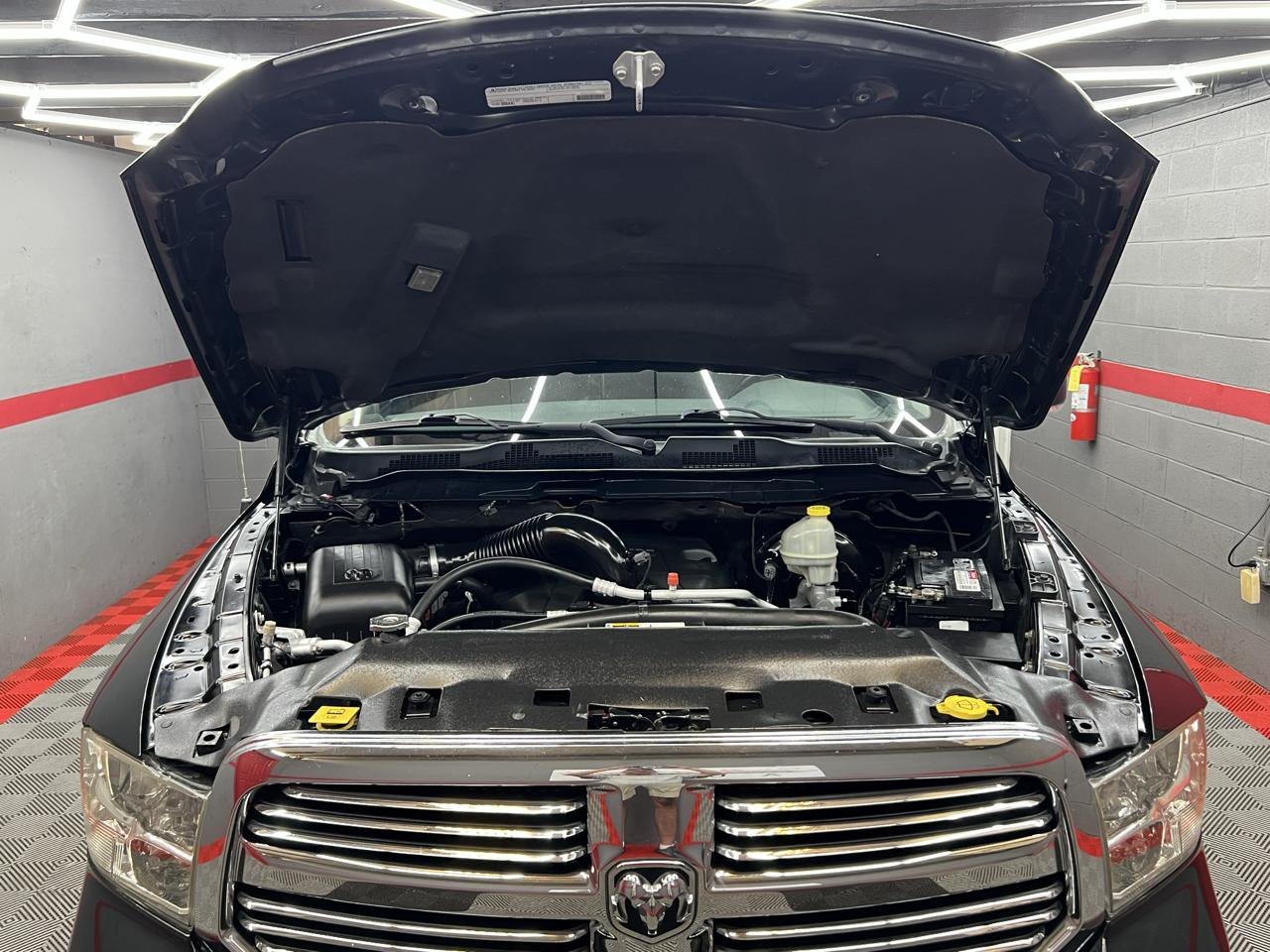 RAM 1500 4WD Quad Cab 140.5" Big Horn 2015