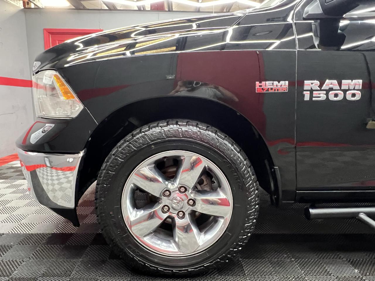 RAM 1500 4WD Quad Cab 140.5" Big Horn 2015
