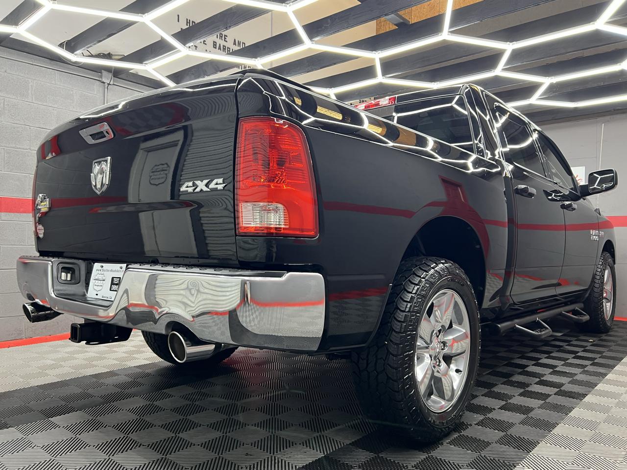 RAM 1500 4WD Quad Cab 140.5" Big Horn 2015
