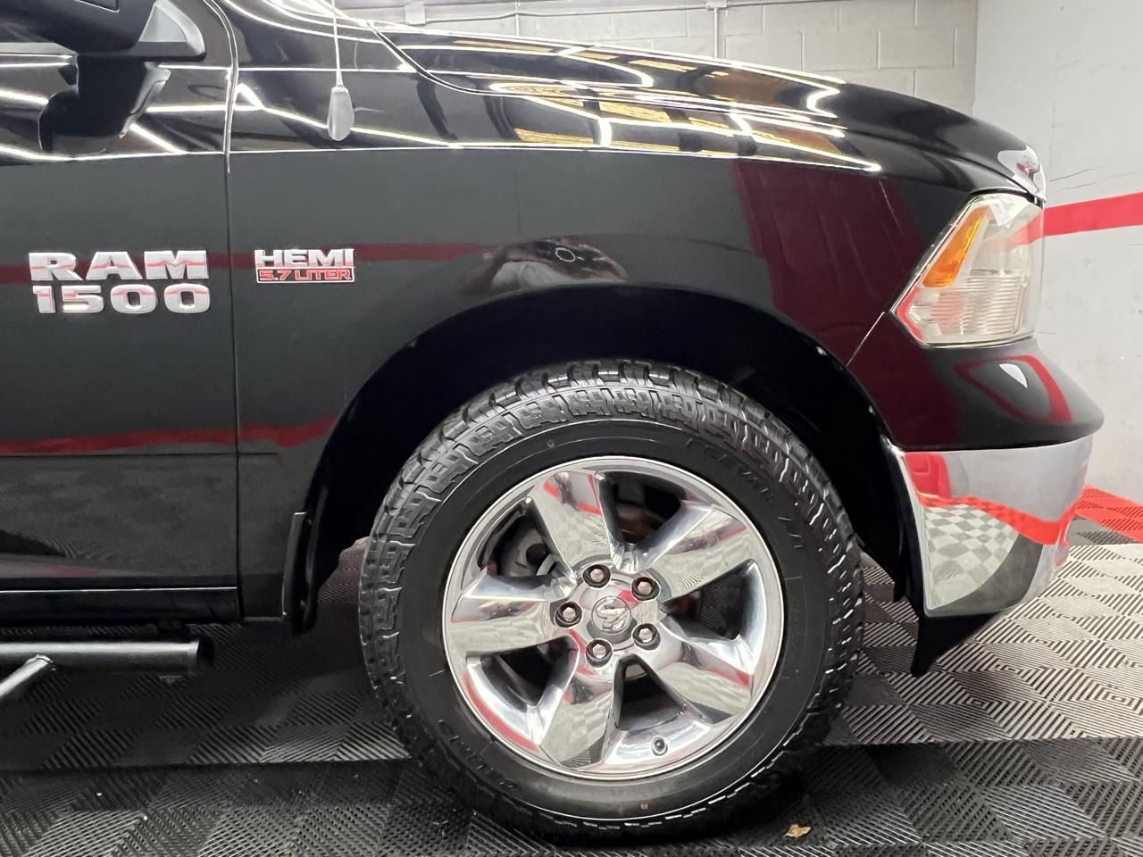 RAM 1500 4WD Quad Cab 140.5" Big Horn 2015