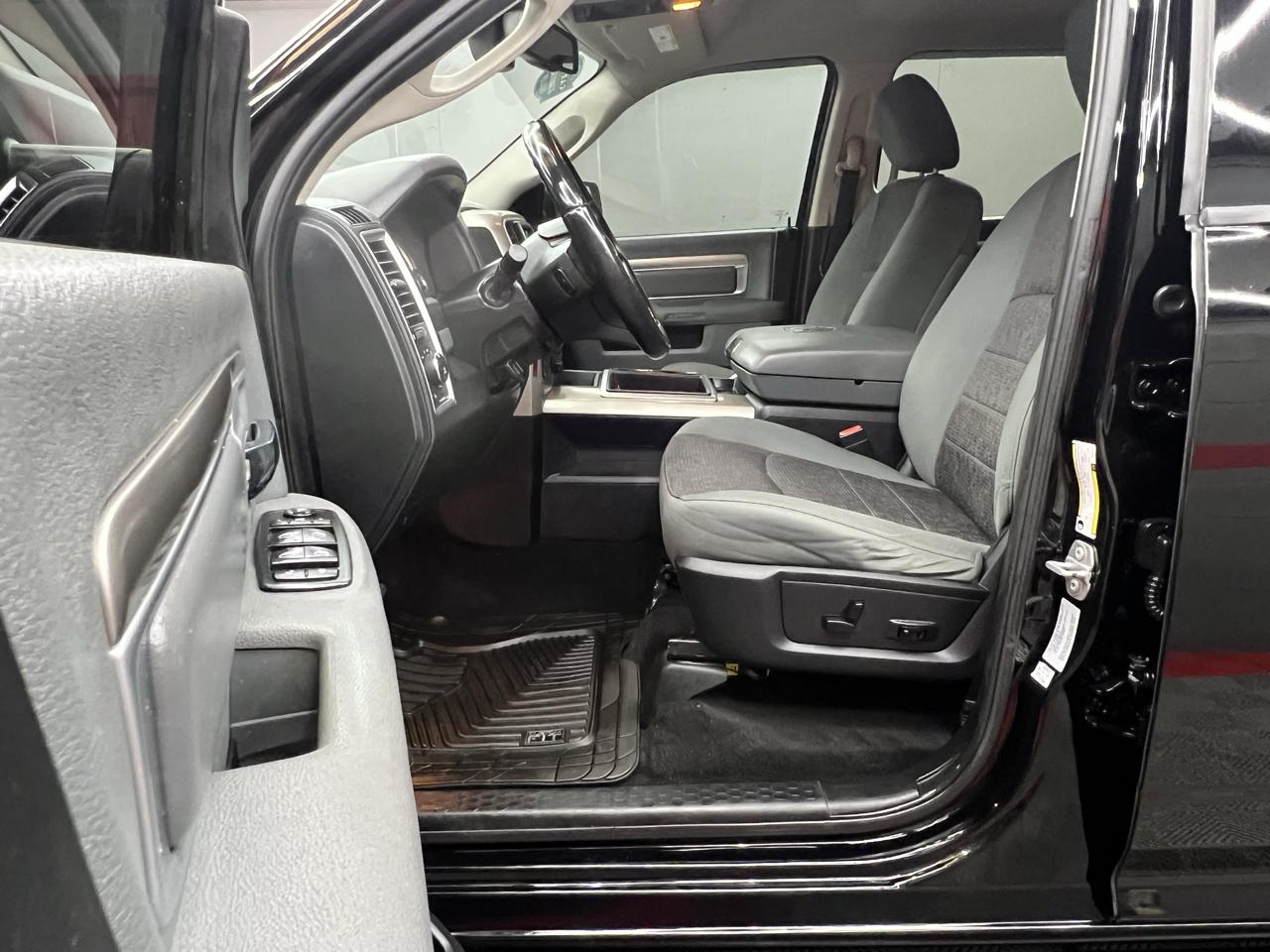 RAM 1500 4WD Quad Cab 140.5" Big Horn 2015
