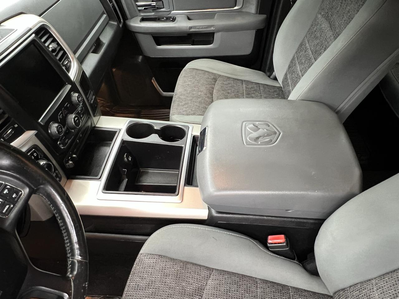 RAM 1500 4WD Quad Cab 140.5" Big Horn 2015