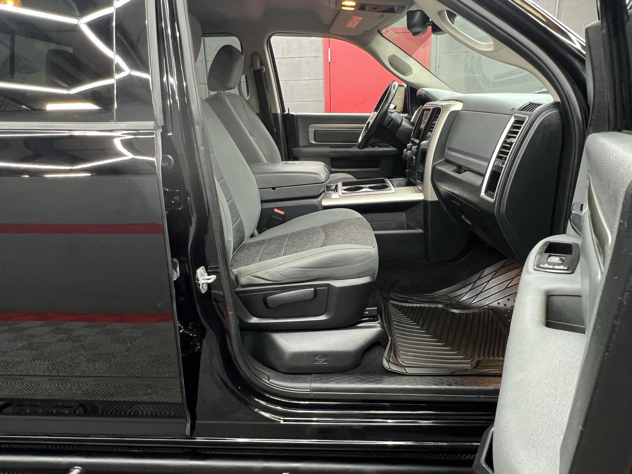 RAM 1500 4WD Quad Cab 140.5" Big Horn 2015