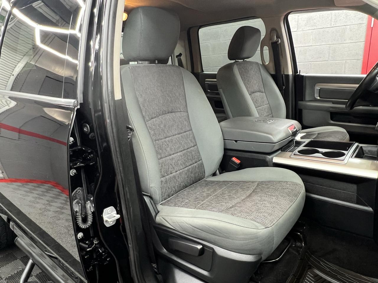 RAM 1500 4WD Quad Cab 140.5" Big Horn 2015