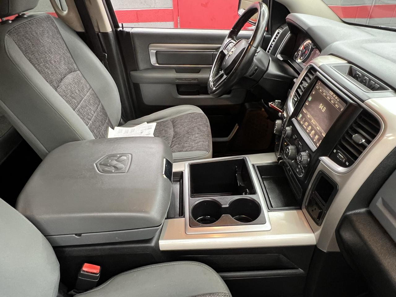 RAM 1500 4WD Quad Cab 140.5" Big Horn 2015