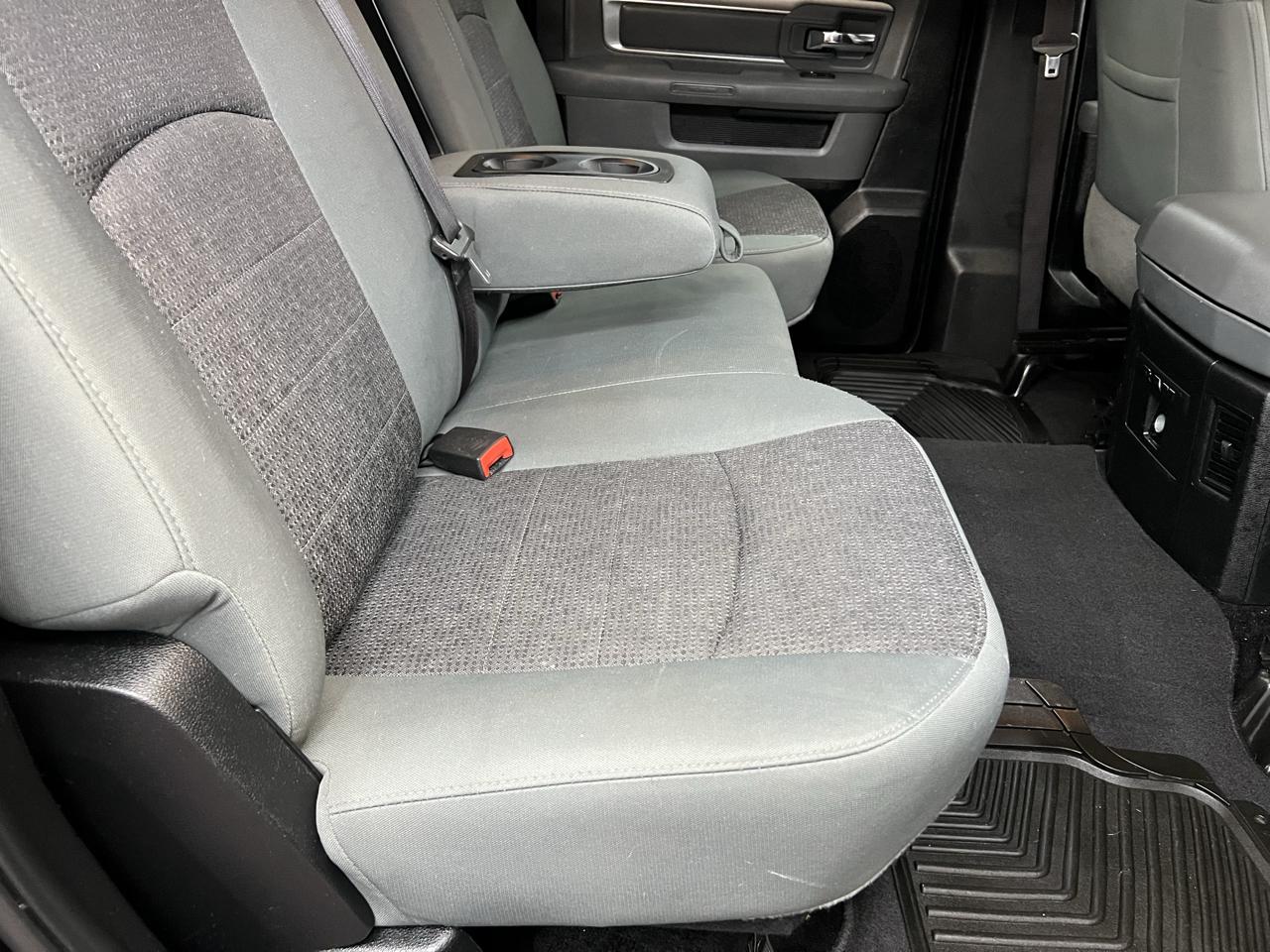 RAM 1500 4WD Quad Cab 140.5" Big Horn 2015
