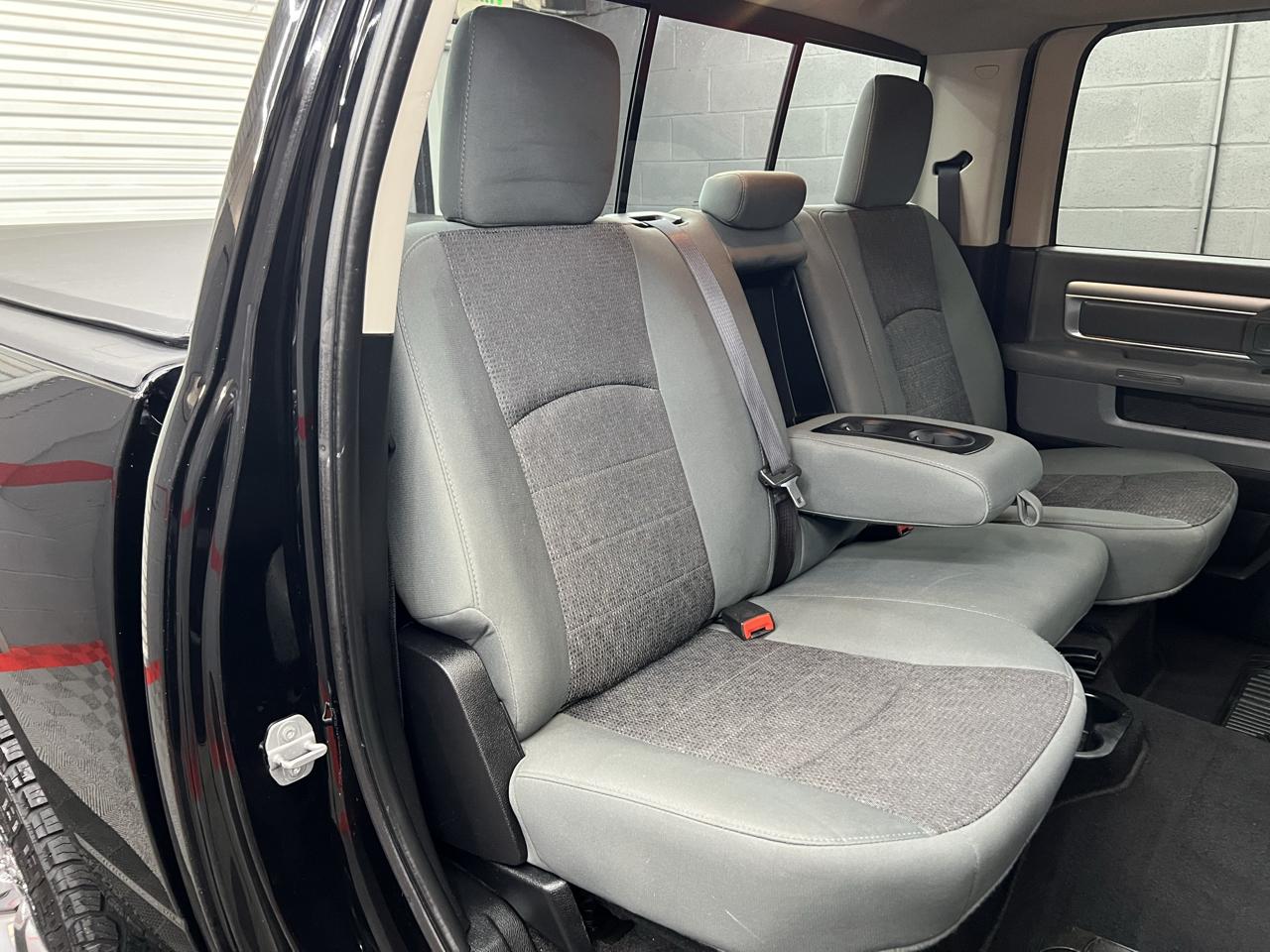 RAM 1500 4WD Quad Cab 140.5" Big Horn 2015