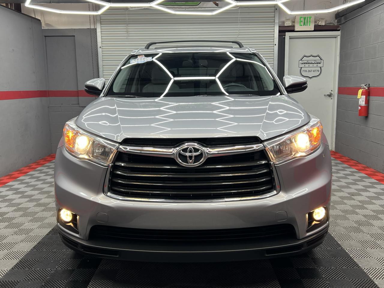 Toyota Highlander XLE FWD V6 2015