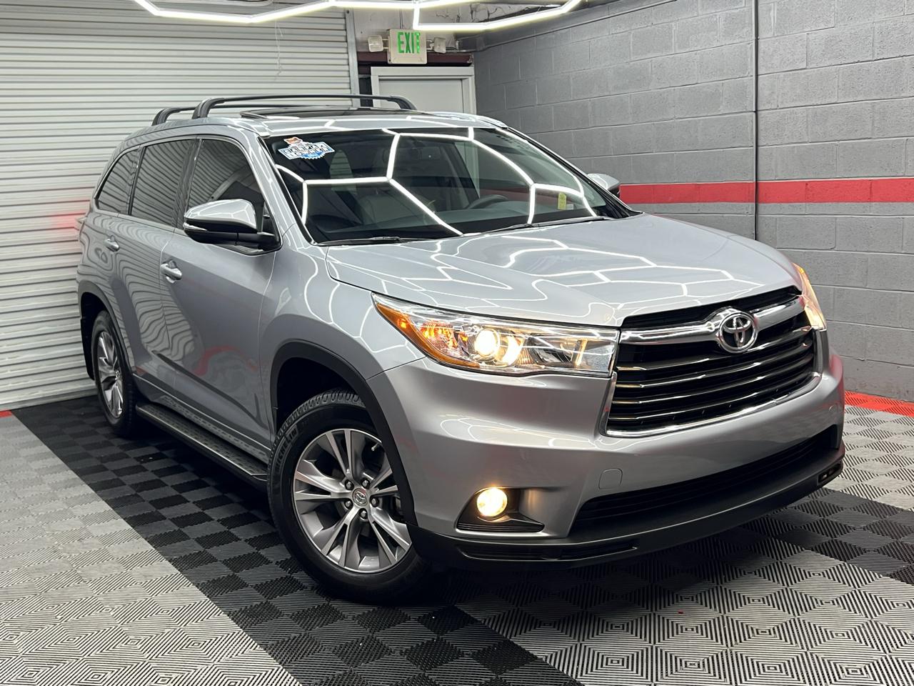 Toyota Highlander XLE FWD V6 2015