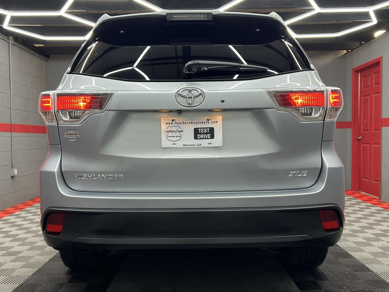 Toyota Highlander XLE FWD V6 2015