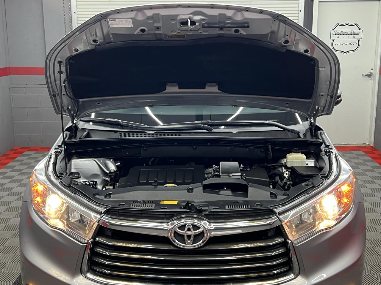 Toyota Highlander XLE FWD V6 2015