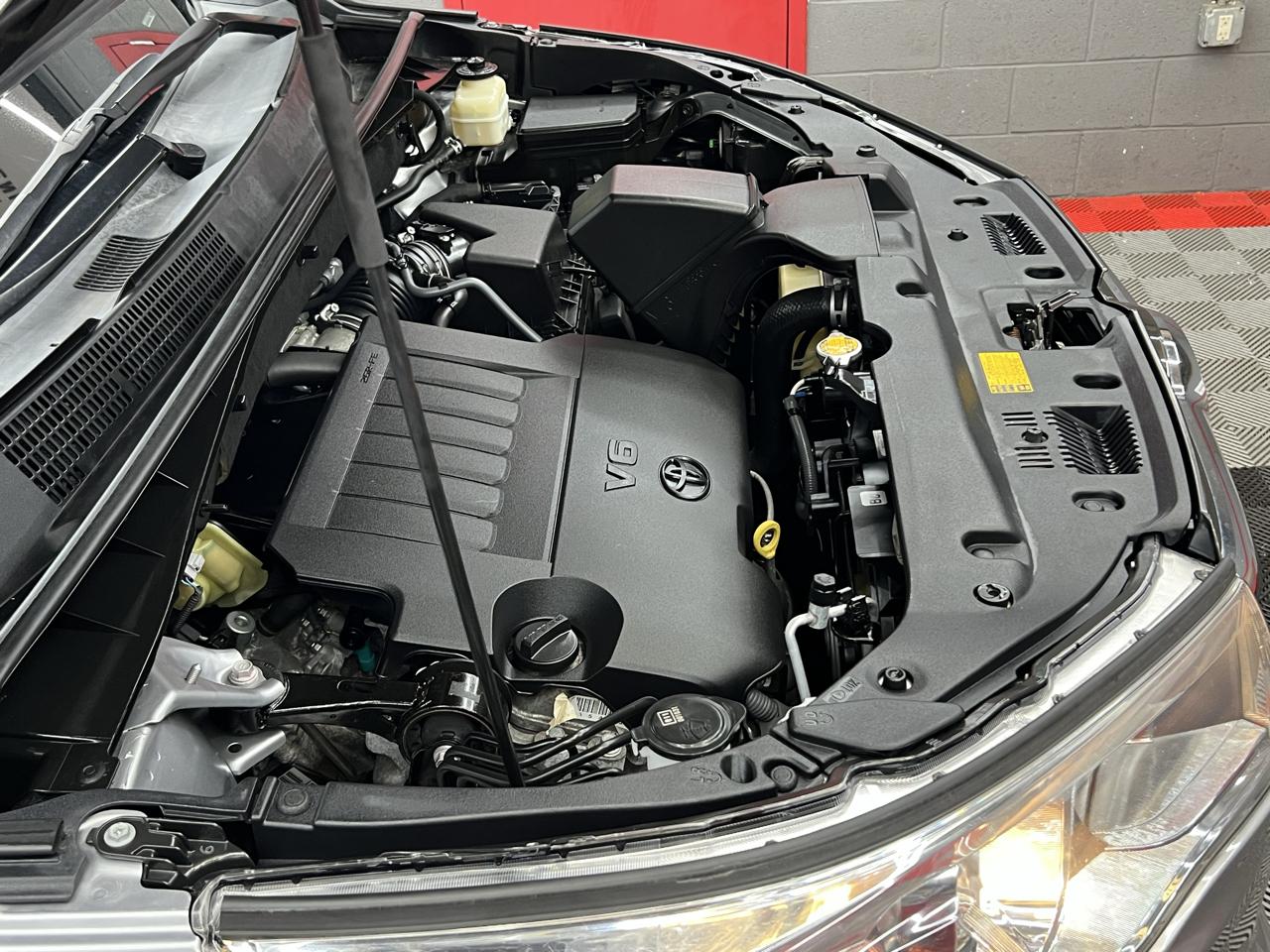 Toyota Highlander XLE FWD V6 2015