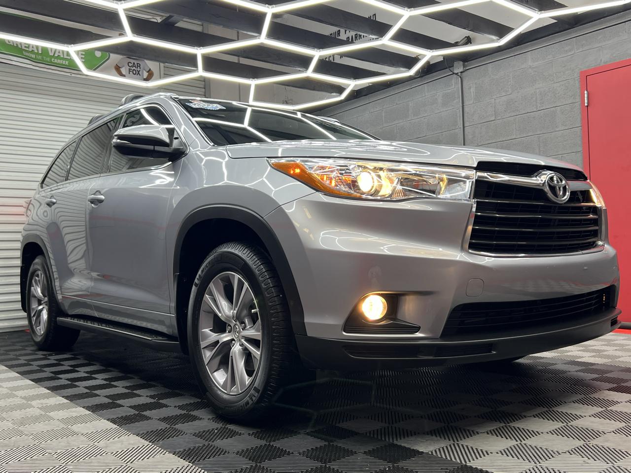 Toyota Highlander XLE FWD V6 2015