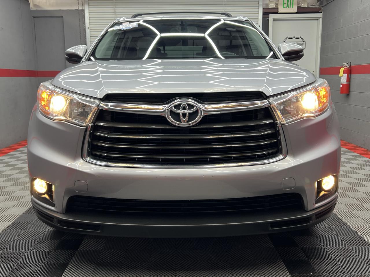 Toyota Highlander XLE FWD V6 2015