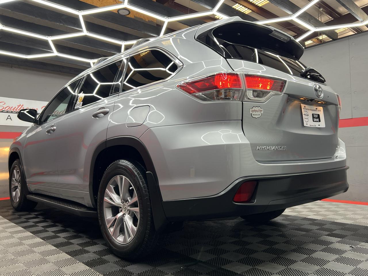 Toyota Highlander XLE FWD V6 2015
