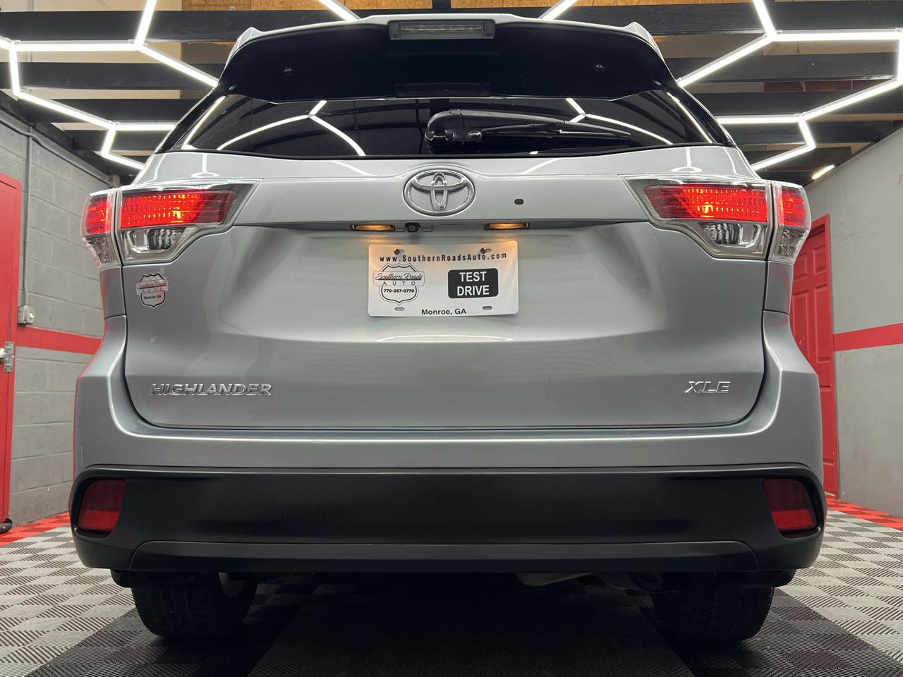 Toyota Highlander XLE FWD V6 2015
