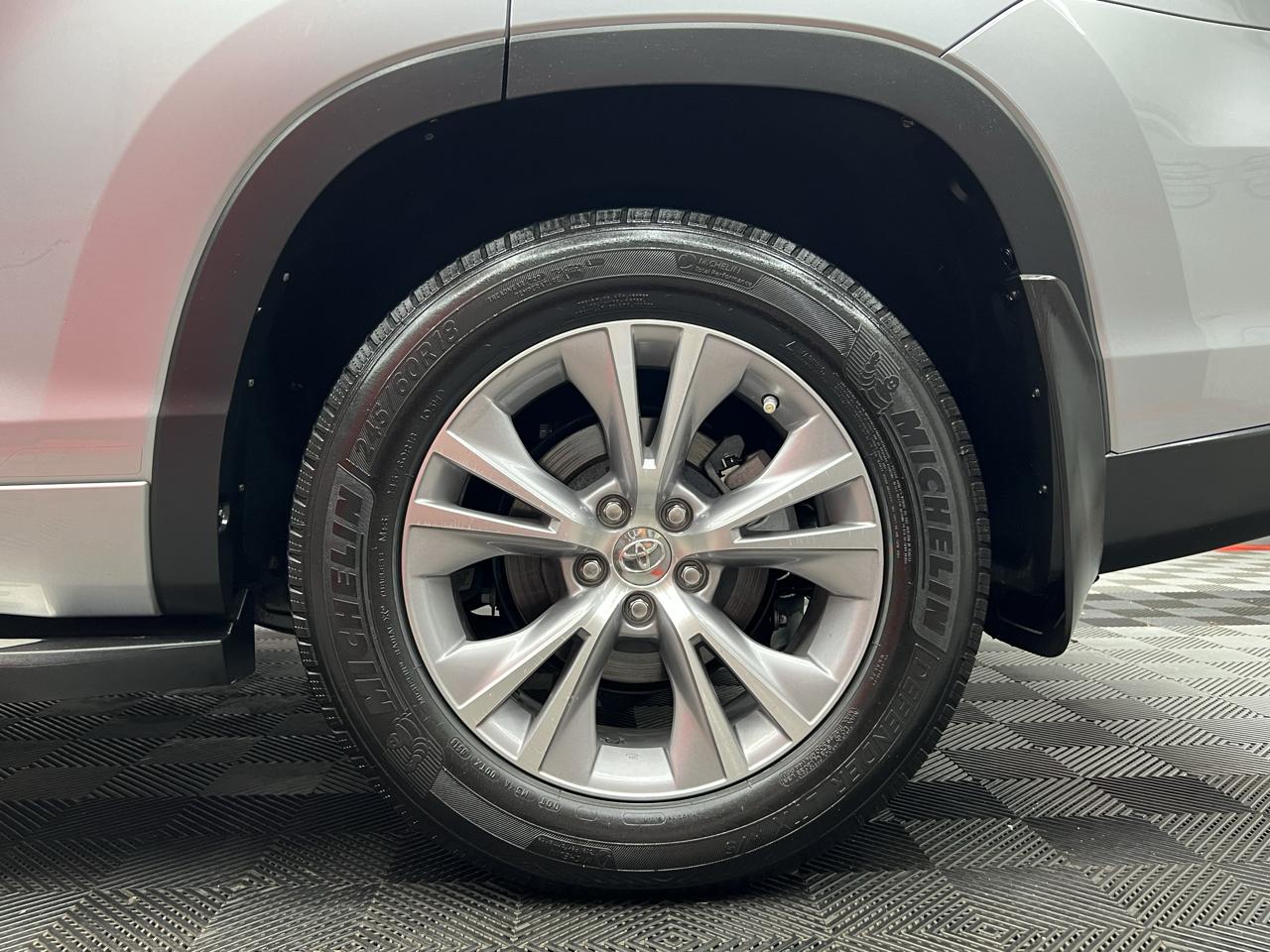 Toyota Highlander XLE FWD V6 2015