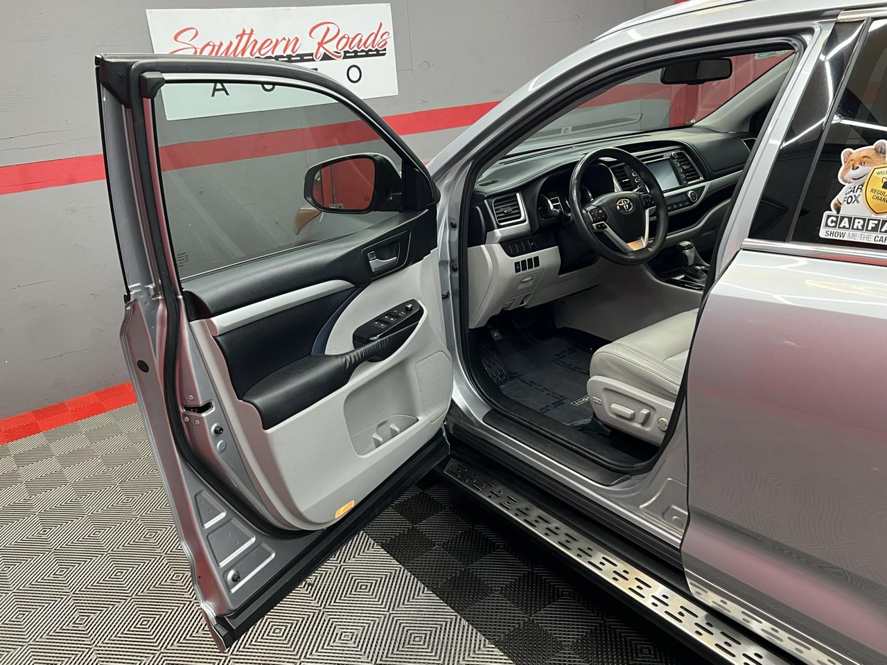 Toyota Highlander XLE FWD V6 2015