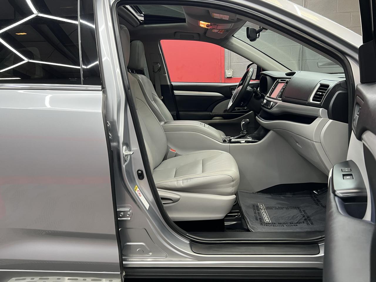 Toyota Highlander XLE FWD V6 2015