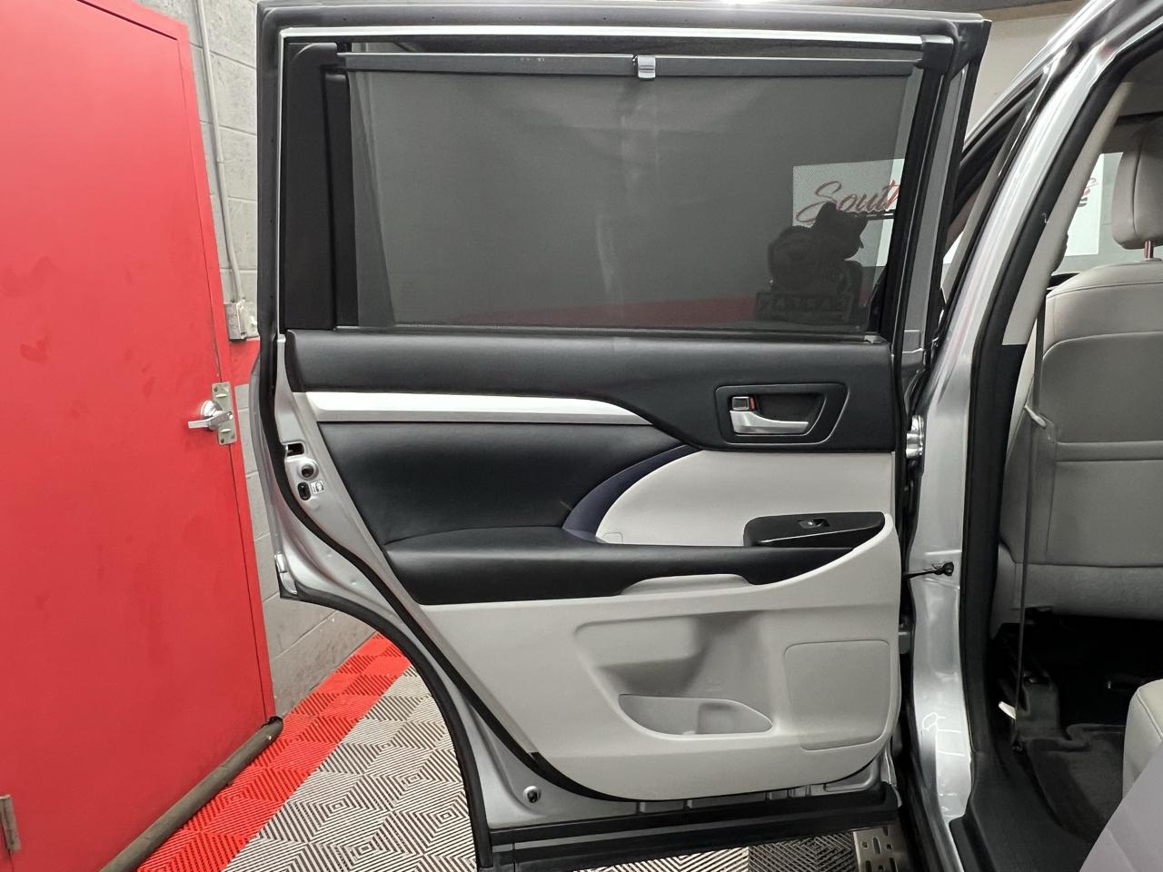 Toyota Highlander XLE FWD V6 2015