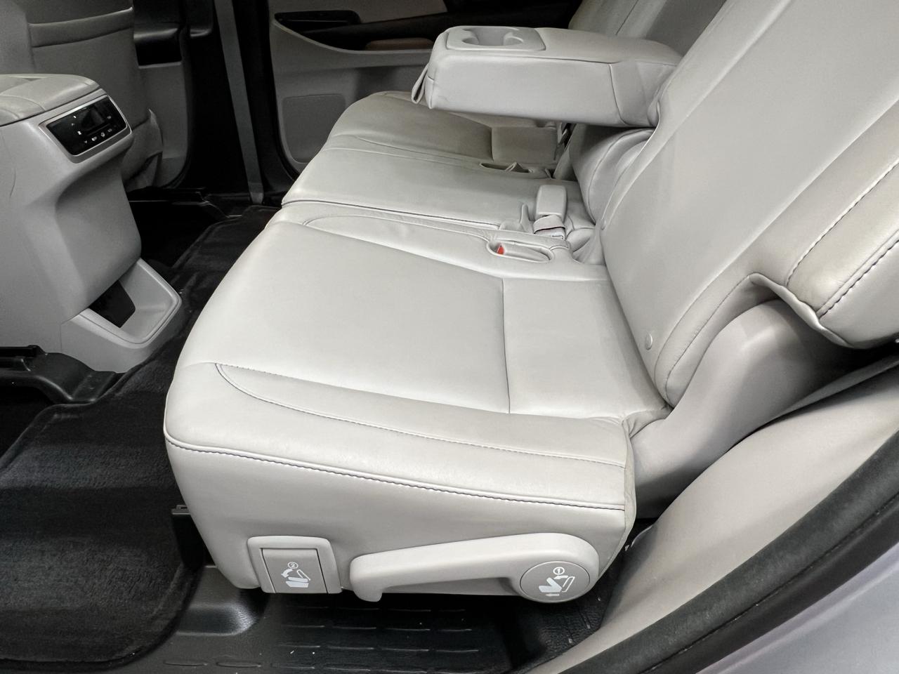 Toyota Highlander XLE FWD V6 2015
