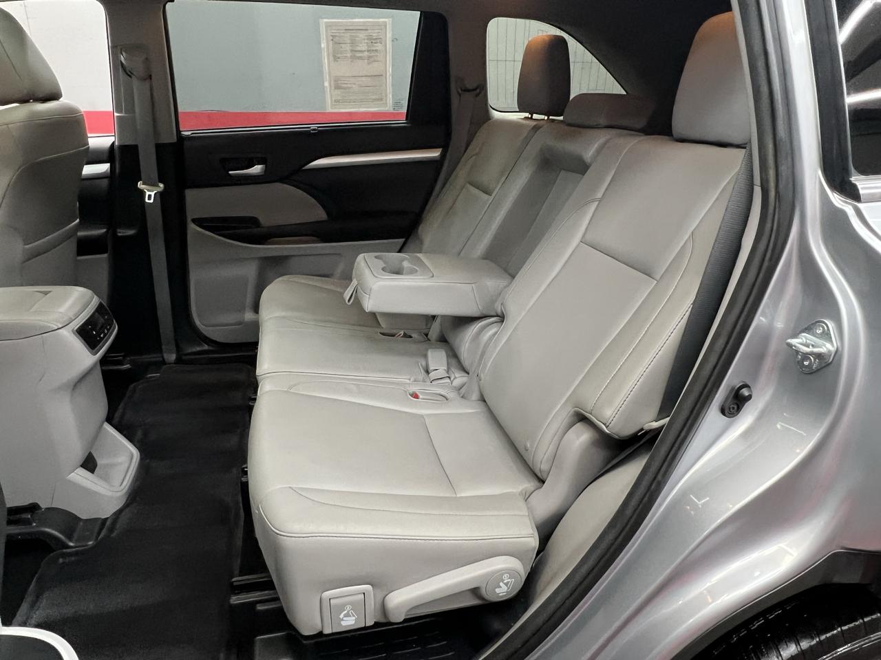 Toyota Highlander XLE FWD V6 2015