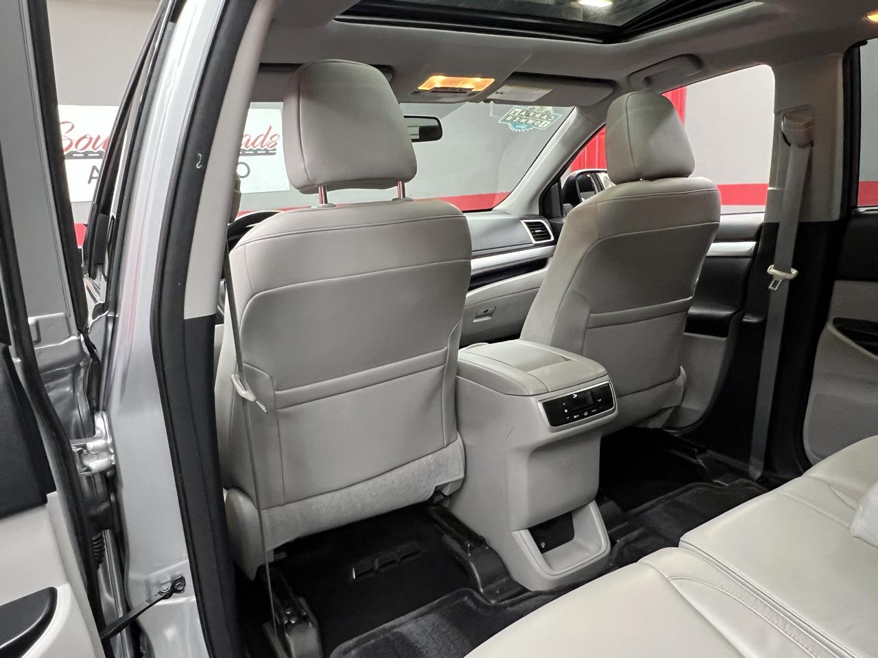 Toyota Highlander XLE FWD V6 2015