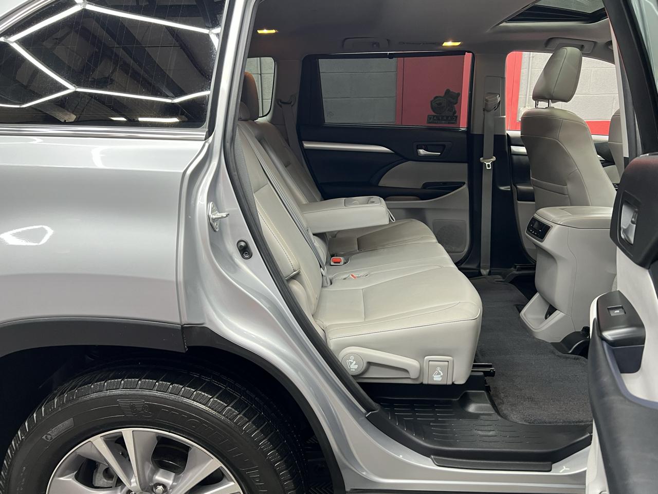 Toyota Highlander XLE FWD V6 2015