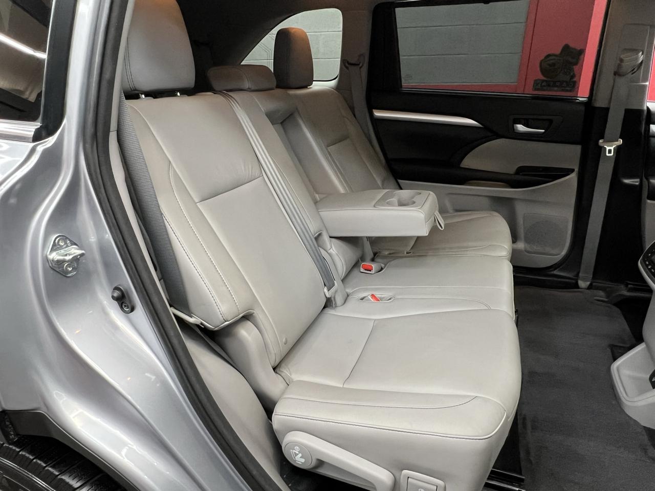 Toyota Highlander XLE FWD V6 2015