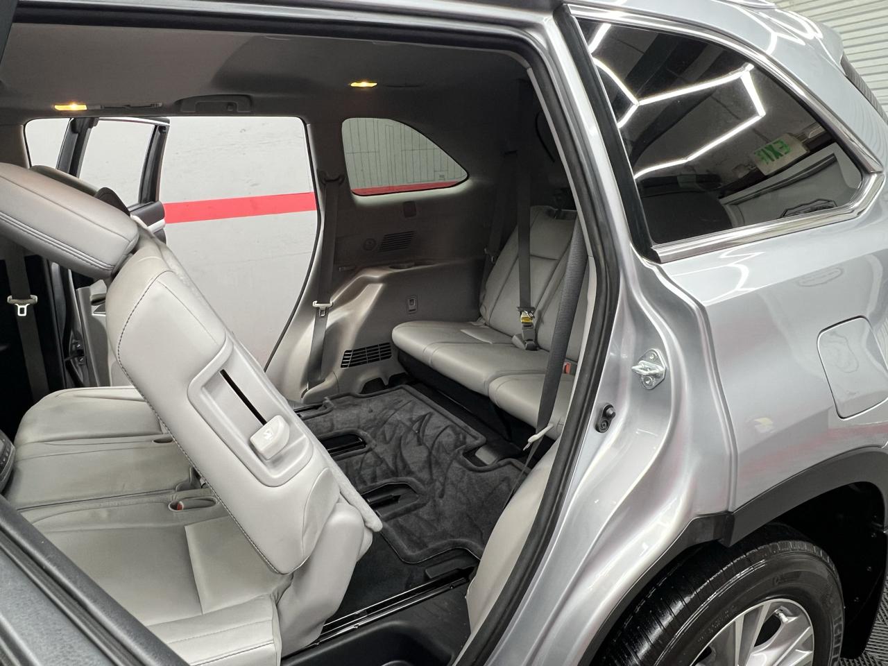 Toyota Highlander XLE FWD V6 2015