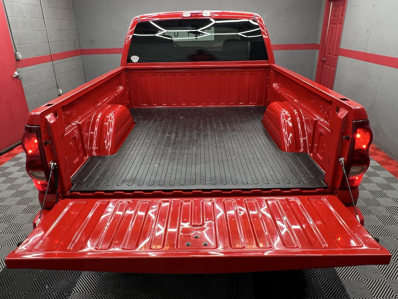 Chevrolet Silverado 1500 SS Ext. Cab Short Bed AWD 2003