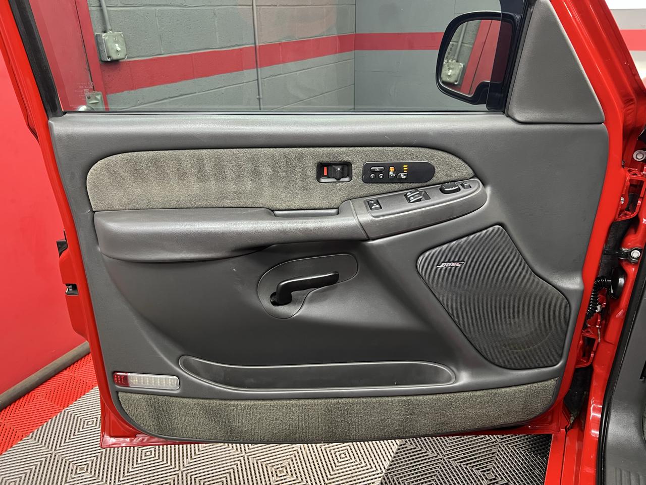 Chevrolet Silverado 1500 SS Ext. Cab Short Bed AWD 2003