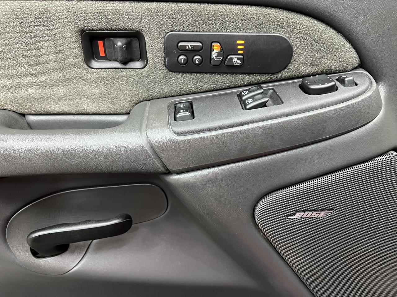 Chevrolet Silverado 1500 SS Ext. Cab Short Bed AWD 2003
