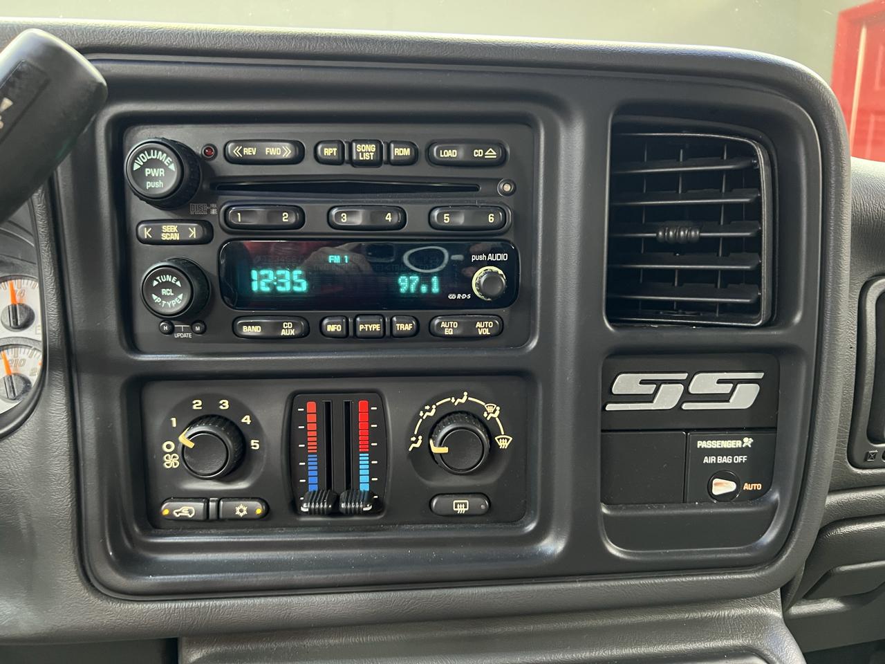 Chevrolet Silverado 1500 SS Ext. Cab Short Bed AWD 2003