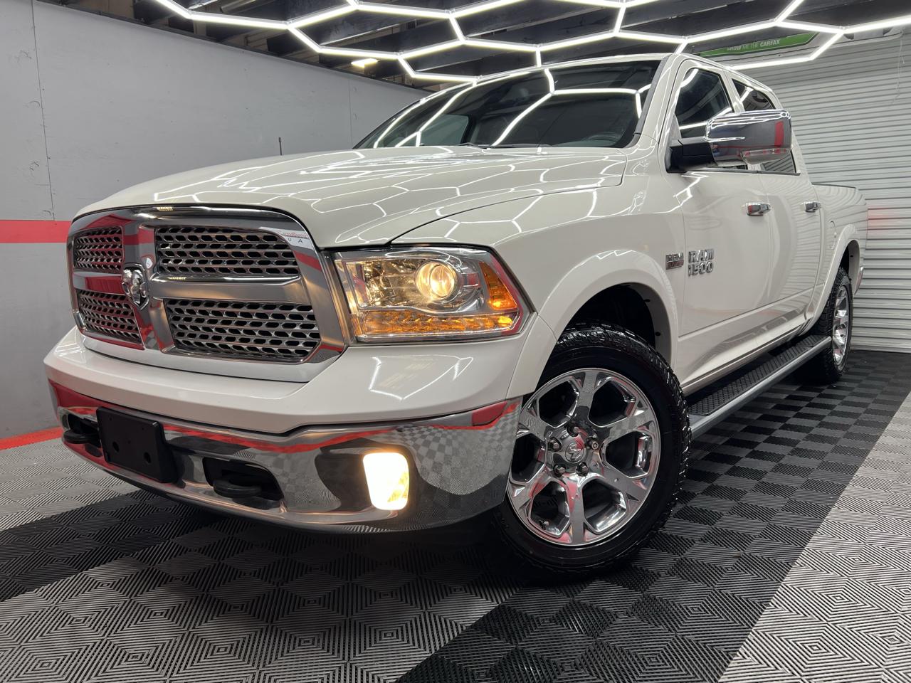2017 RAM 1500 Laramie Crew Cab SWB 4WD
