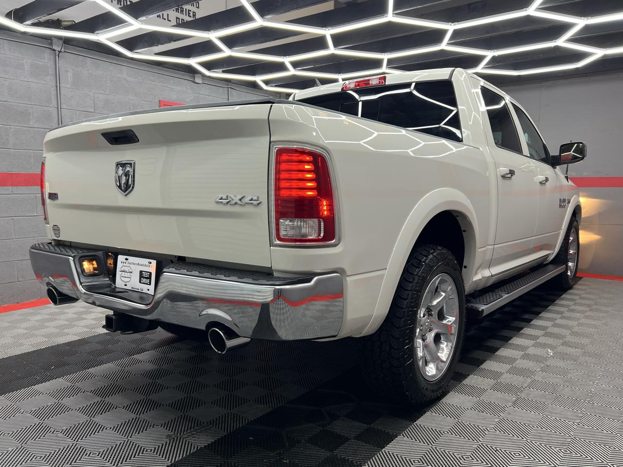 RAM 1500 Laramie Crew Cab SWB 4WD 2017