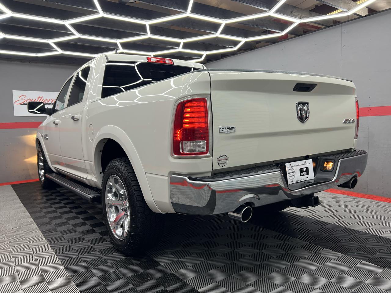 RAM 1500 Laramie Crew Cab SWB 4WD 2017